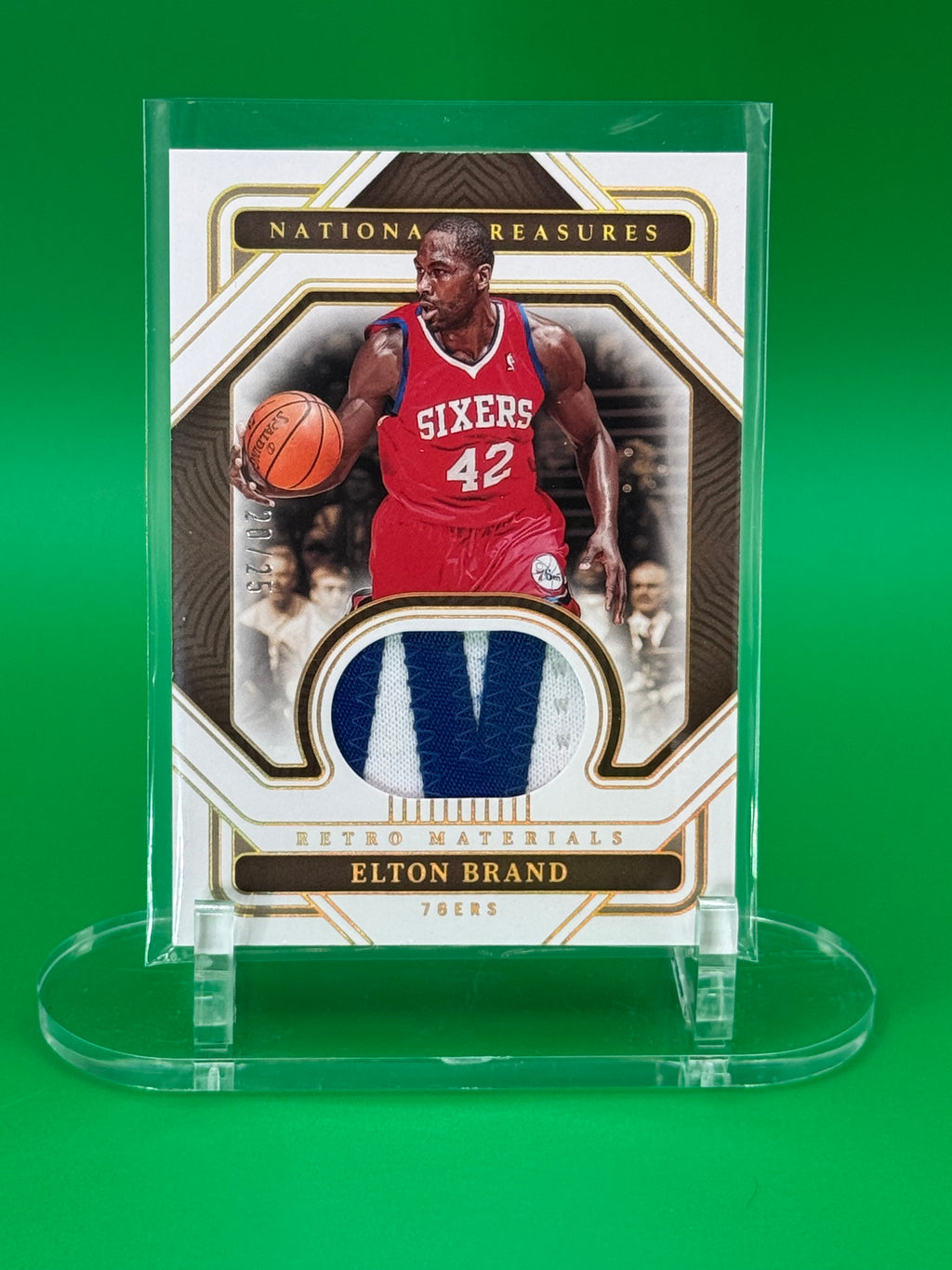 2022-23 Panini National Treasures Elton Brand Retro Materials Patch 20/25 Philadelphia 76ers