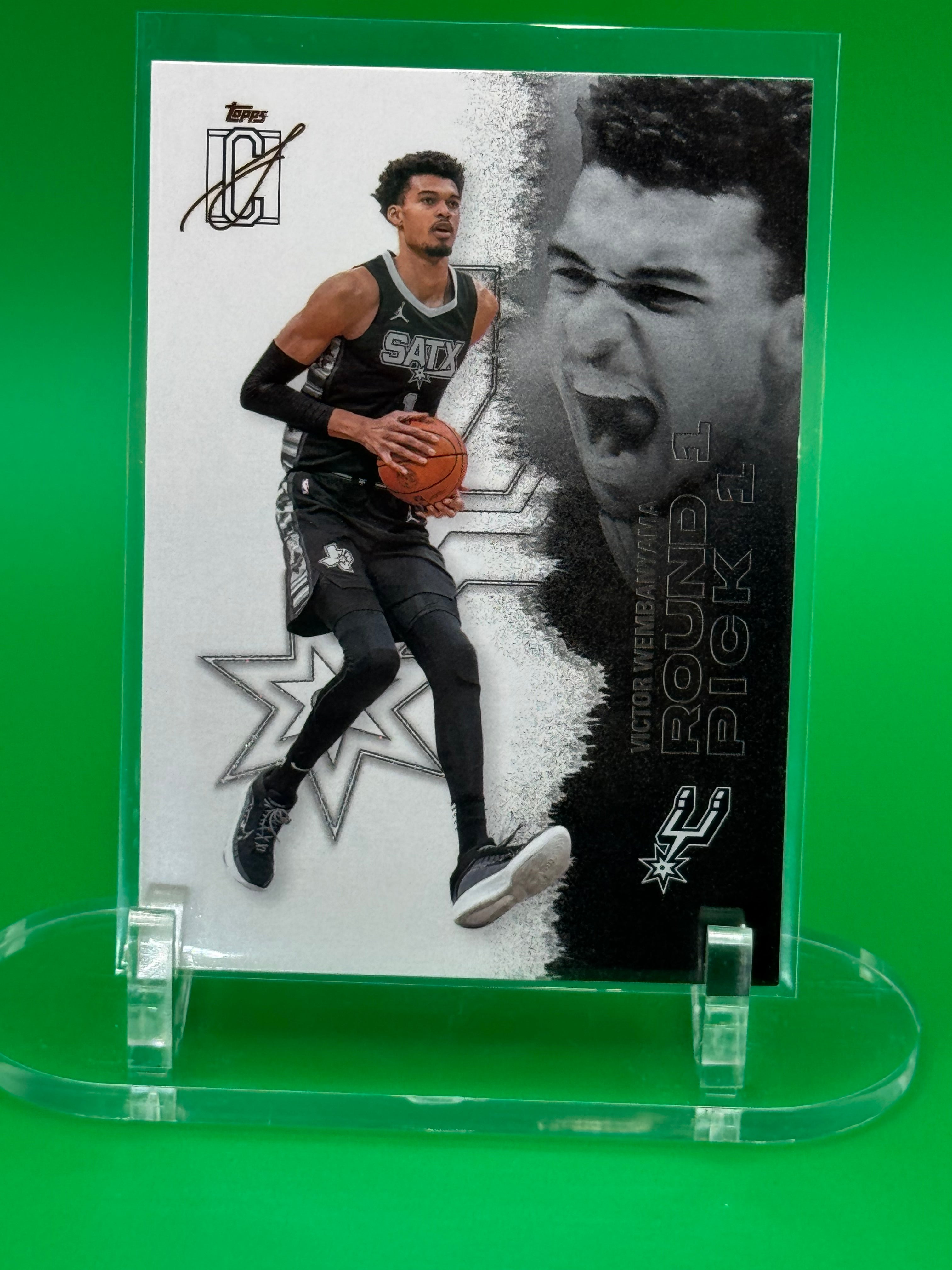 VICTOR WEMBANYAMA 2025 TOPPS SIGNATURE CLASS ROUND 1 PICK 1 SAN ANTONIO SPURS