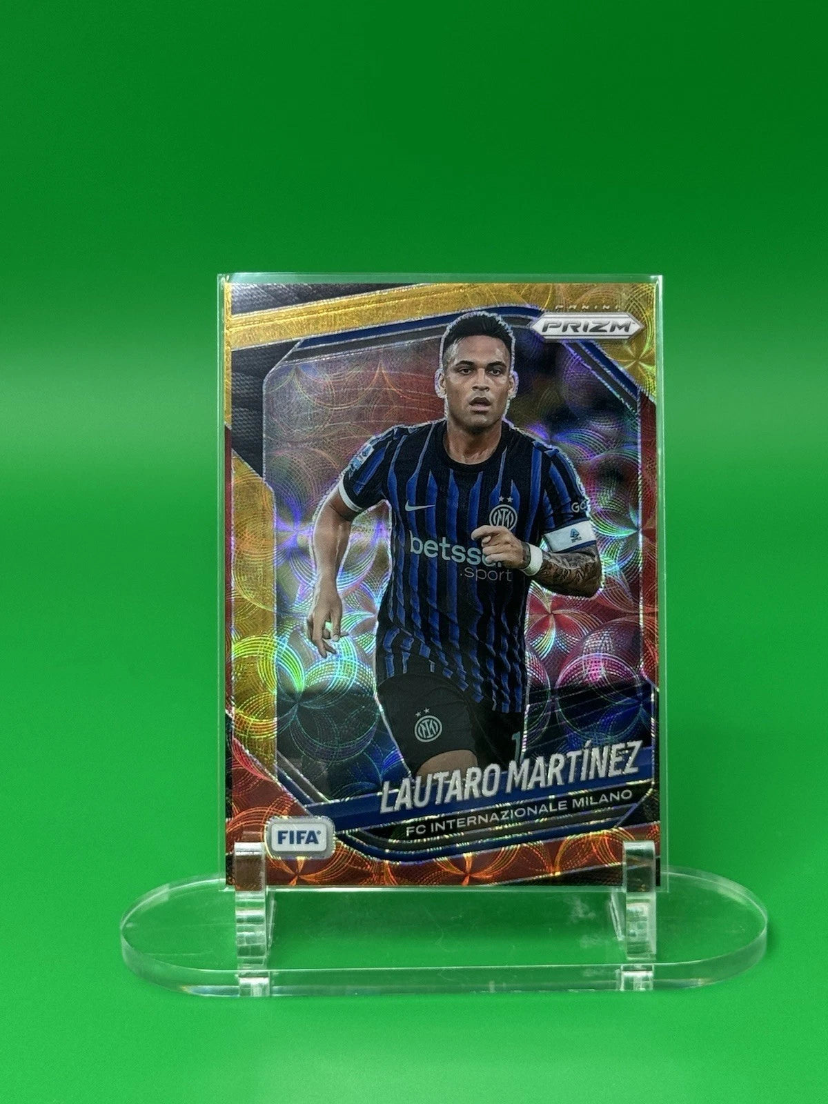 2025-26 Panini Prizm FIFA Choice Yellow & Red Choice Prizm Lautaro Martinez SSP front